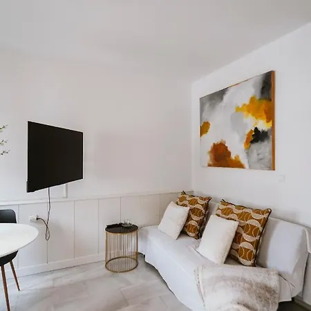 Complete Studio With Terrace - 1bth- La Giralda Apartment