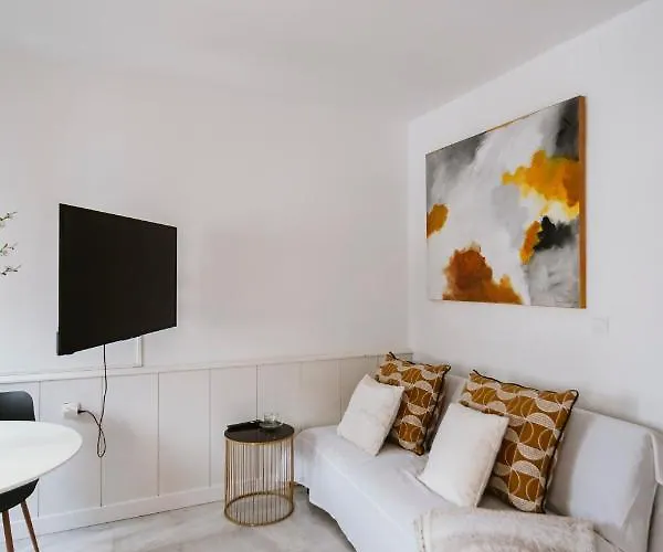 Complete Studio With Terrace - 1bth- La Giralda Apartmán